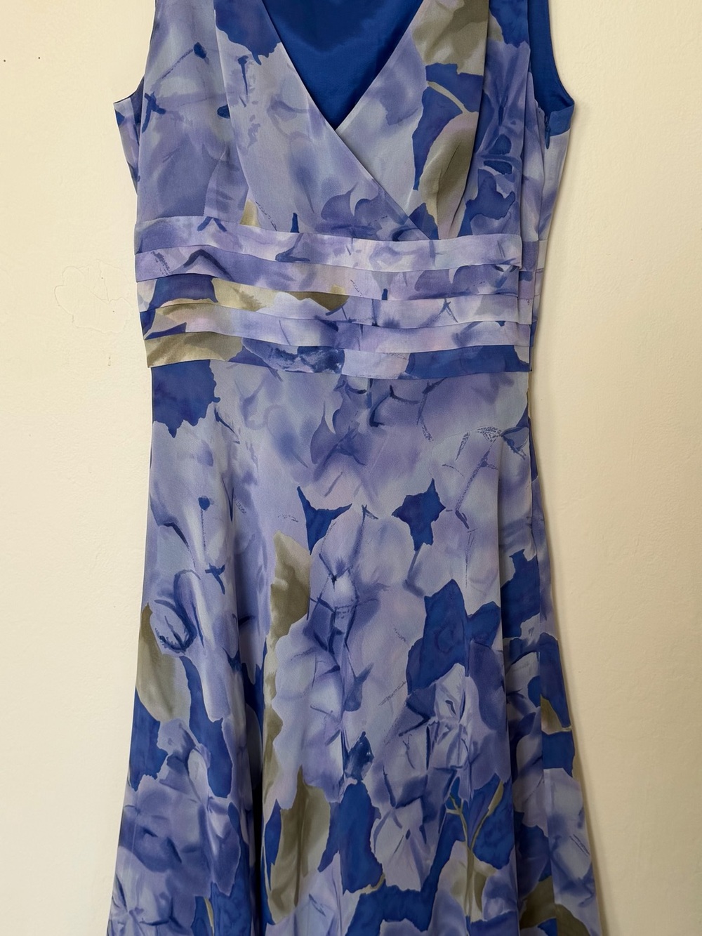 Maggy London 100% Silk Lavender and Blue Floral Midi Dress